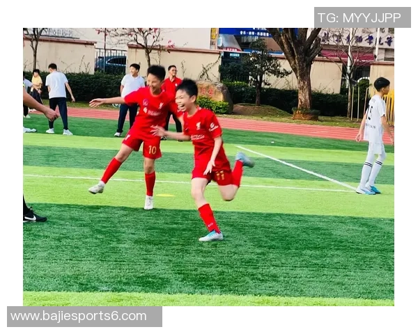 小孩子踢足球的最佳年龄是什么时候如何培养他们的兴趣和技能 小孩子踢足球的最佳年龄是什么时候如何培养他们的兴趣和技能